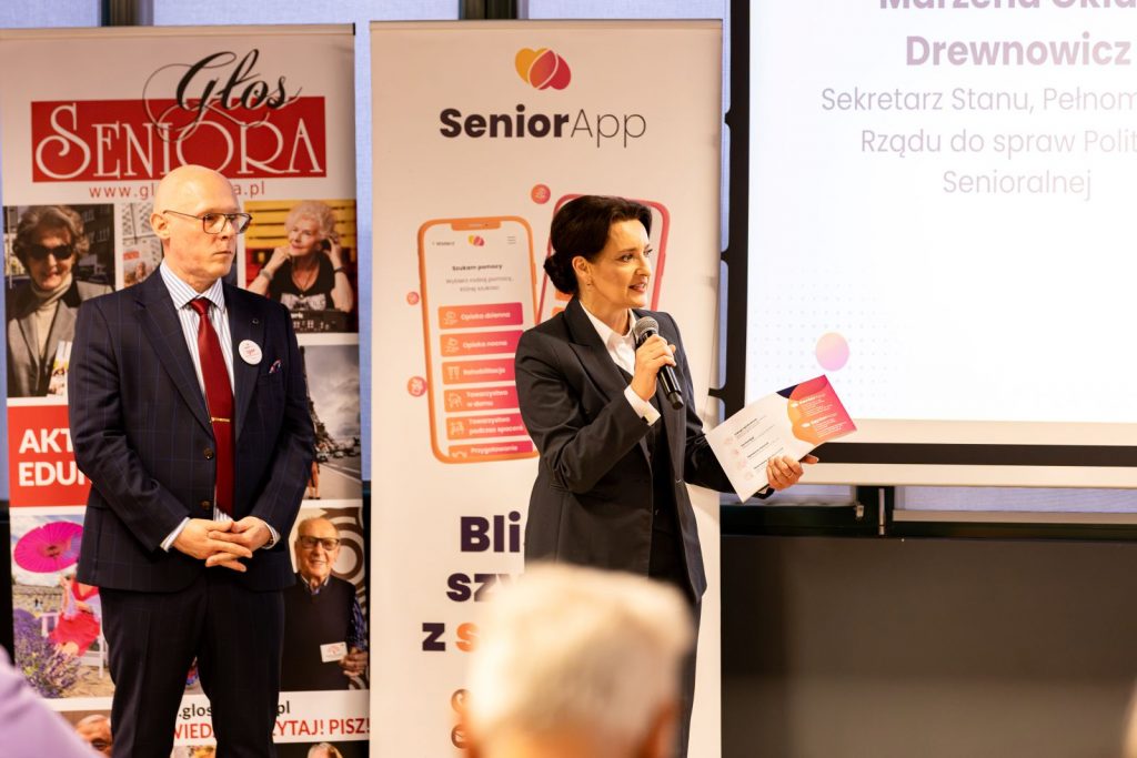 Co trzeci starszy mężczyzna zmaga się z samotnością. Nowy raport SeniorApp pokazuje problemy polskich seniorów